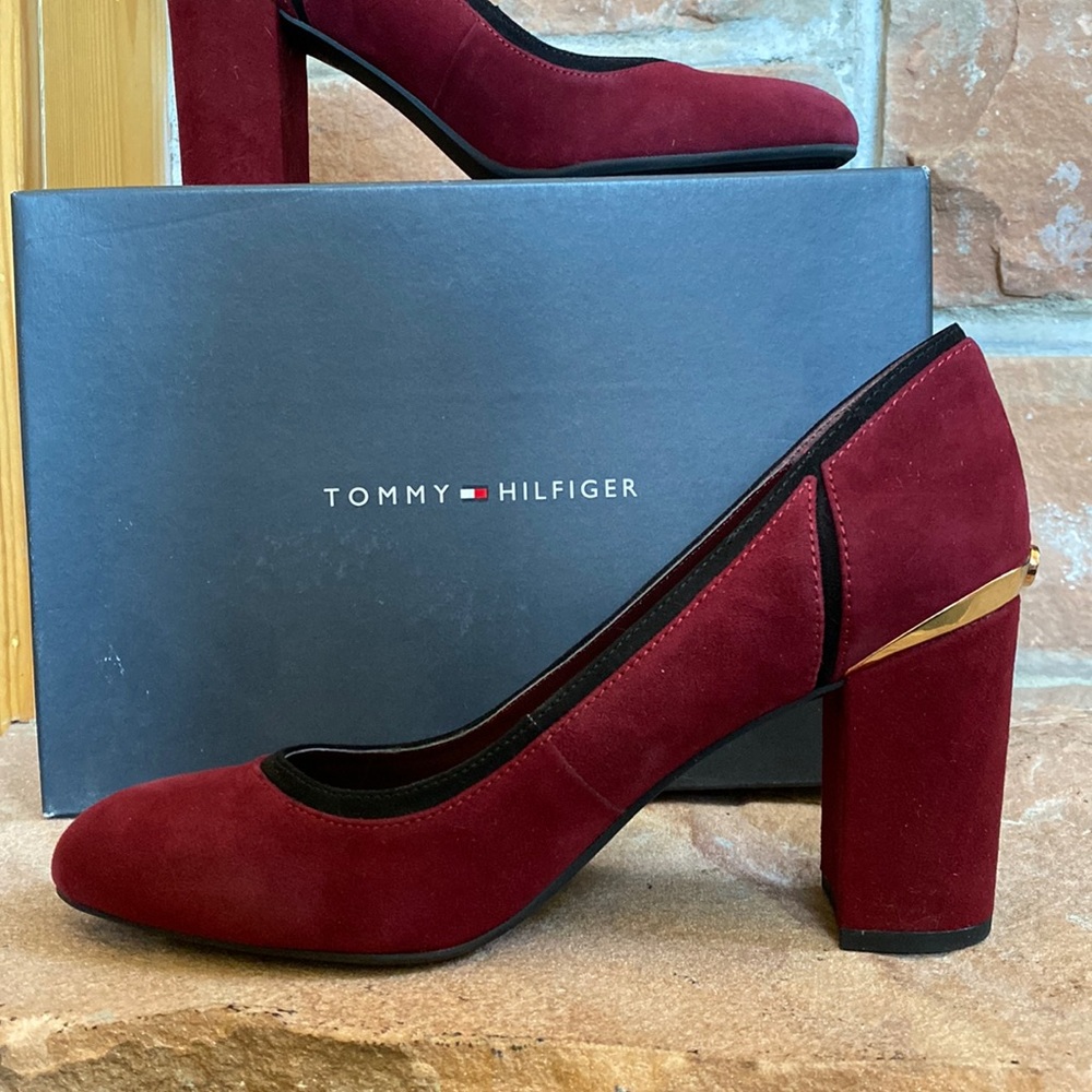 Never worn Tommy Hilfiger size 8.5 chunky heel